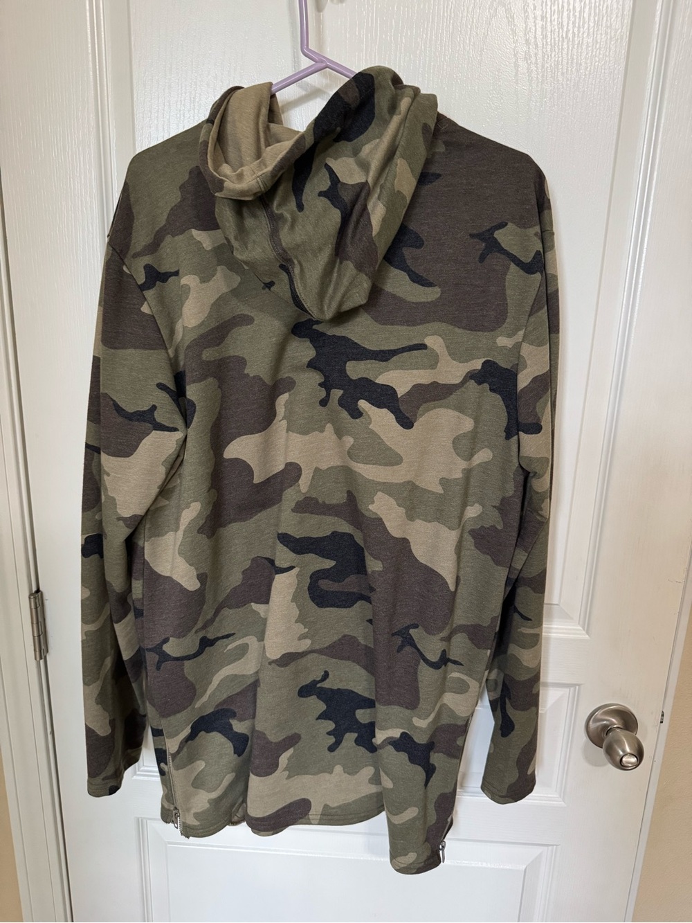 PacSun Men's Camo Hooded Shirt - Olive Camo *fits long* - Picture 2 of 2